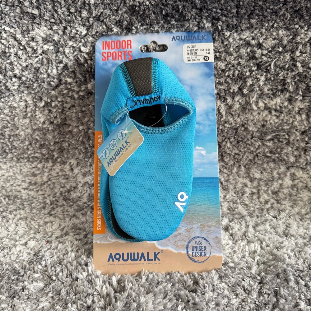 NWT AQUWALK Indoor Sports Indoor Skin Socks XS